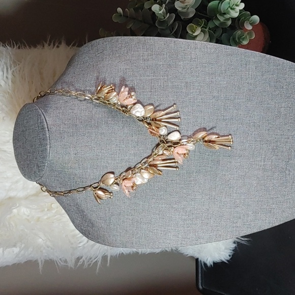 Melanie Lyne Jewelry - NWT Melanie Lyne Floral Statement Necklace